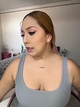 Kiarhatrixie1 online show from February 21, 5:46 pm