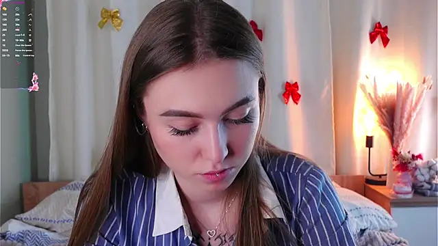 LorileeRuetz online show from March 11, 1:14 pm