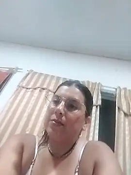 Lucia queen online show from March 17, 4:16 am