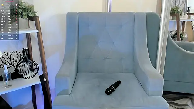 GrayceVavra online show from April 15, 5:13 pm