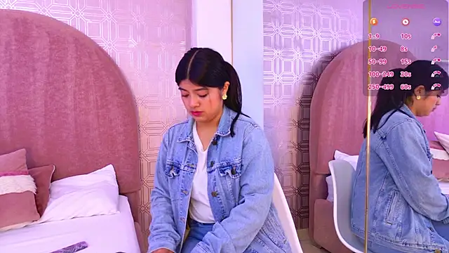 Khloe Moon online show from April 11, 12:20 pm