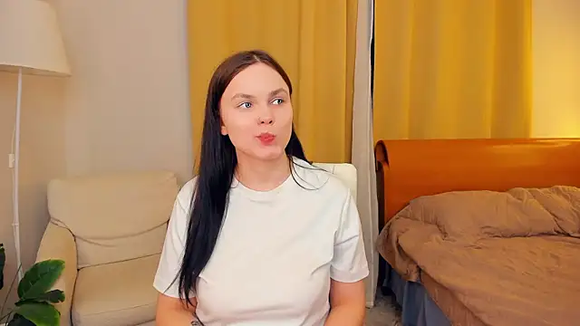 LeilaErcolani online show from March 4, 8:37 pm