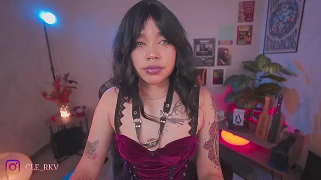 violette clerk1  online show from April 1, 8:28 pm