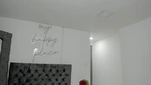 Evelin  thompsson online show from April 23, 4:09 am