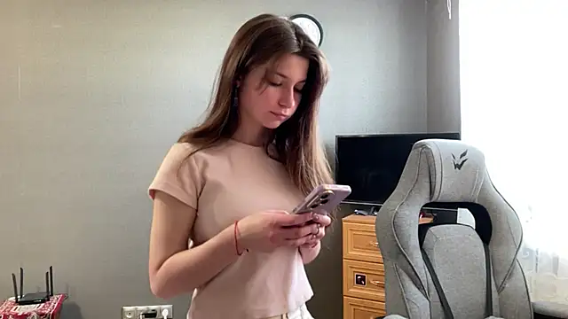 LunnaBliss online show from June 2, 1:34 pm