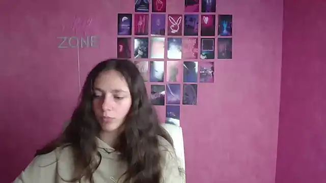 KissMeJulia online show from May 15, 10:51 am