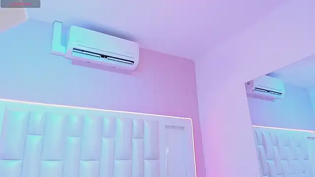 Liia Collins online show from April 13, 5:25 pm