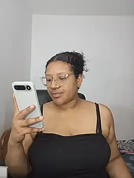 gigiblue89 online show from August 4, 7:47 am