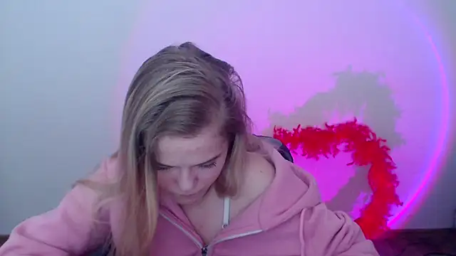 FoxiLana online show from February 28, 9:20 am