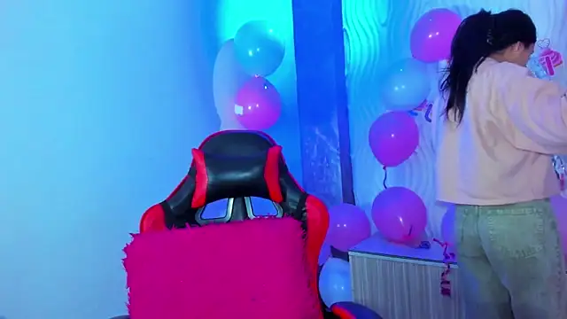 angell cooper8 online show from March 26, 12:18 pm