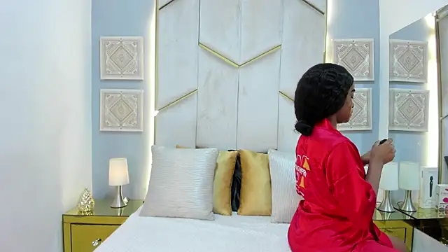 KarinaaCoxx online show from April 16, 12:38 pm