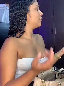 Miaafoxx   online show from April 18, 7:51 pm