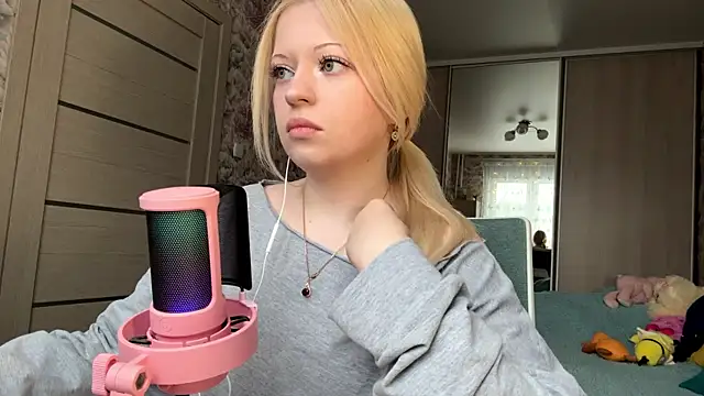 JeneeBIanks online show from February 28, 9:09 am