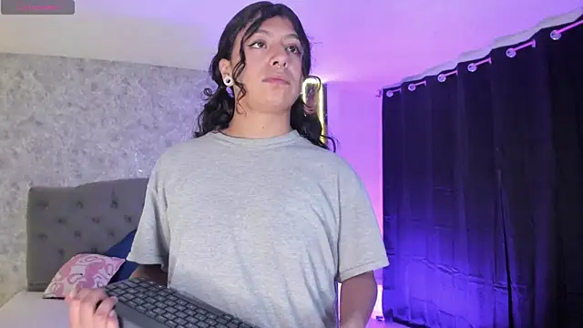 MilyFerrer online show from April 9, 3:20 am