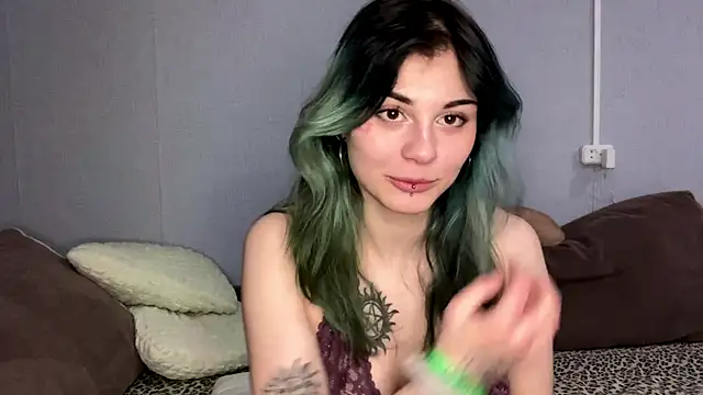 Emmibrilson online show from February 22, 2:29 pm