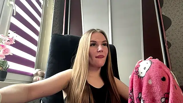 TinyTifa online show from February 23, 10:26 am