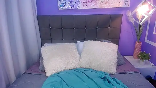 milk chloe  online show from March 15, 7:49 pm