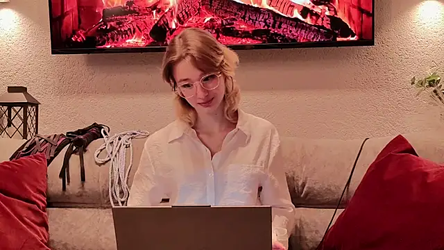 Silva-Tailll online show from April 3, 7:12 pm