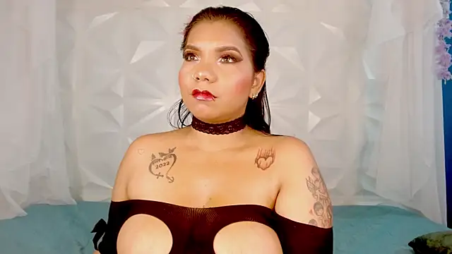 Elizabeth Suan  online show from May 8, 4:21 pm