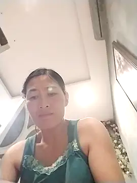 Snapshot of lris-Beauty77 chatting on February 25, 3:21 pm lris-Beauty77 online show from February 25, 3:21 pm