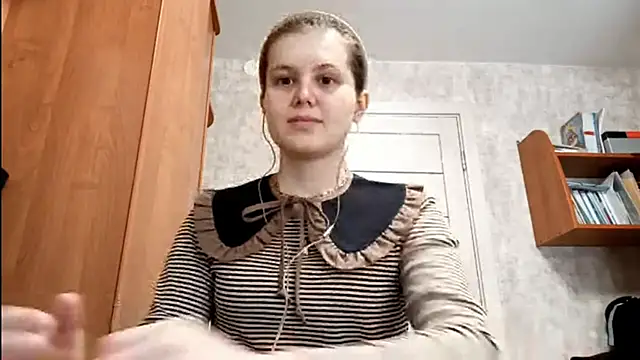 DaiseyOpdyke online show from February 22, 8:04 am