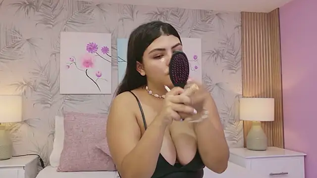 EmmaLeens online show from March 17, 11:25 am