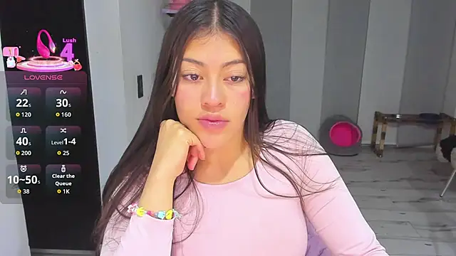 LovelyLoren333 online show from February 27, 11:37 pm