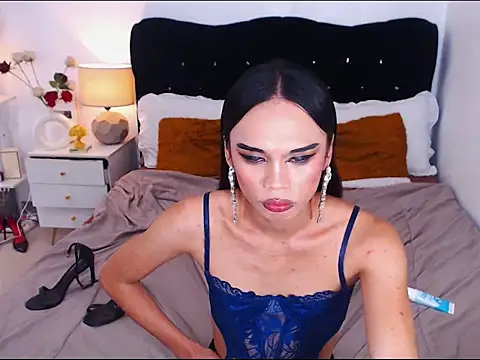 YzaHellsex online show from February 23, 8:30 pm