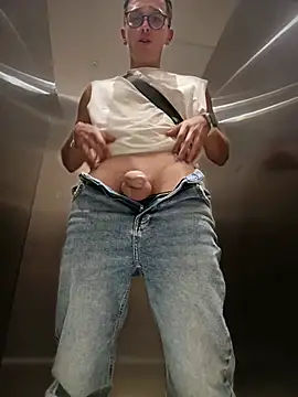 Thiago Jones1 online show from June 21, 8:35 pm