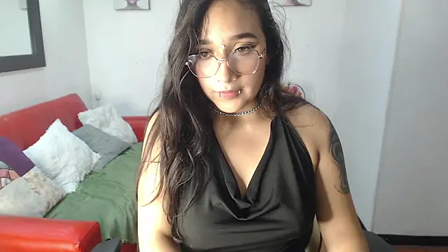 Aura cute  online show from April 2, 8:28 pm