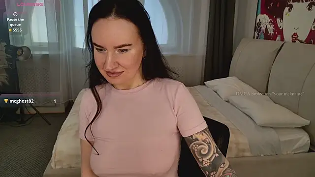 JustGrace online show from April 8, 4:58 am