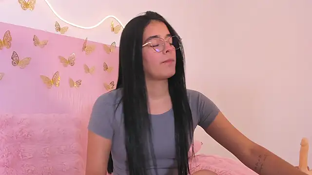 Isaa-queen online show from April 15, 8:09 pm