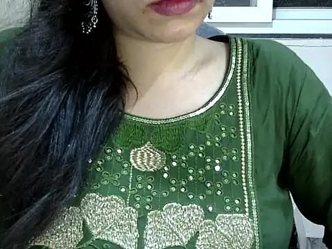 Neha Sharma2 online show from April 5, 4:39 pm