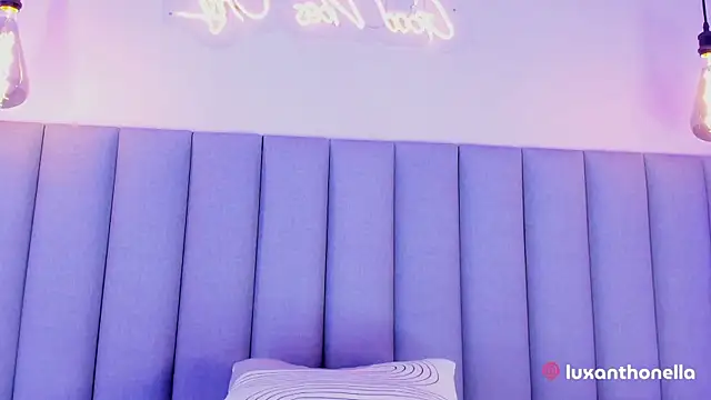 anthonellalux online show from June 21, 4:22 pm