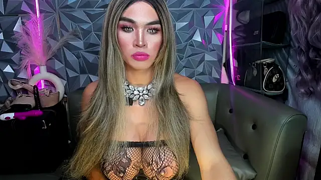 10inDominant Ayesha online show from March 20, 7:08 pm