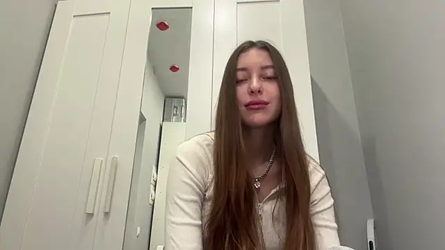 selena favn online show from March 2, 2:11 am