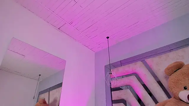 AuroraFlowers online show from March 30, 8:08 pm