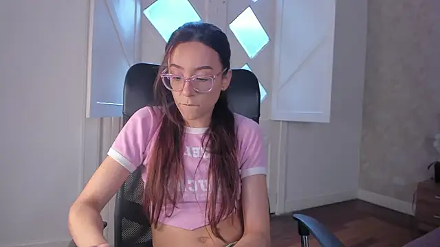 Arii wilde online show from March 24, 1:38 pm