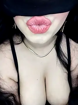 ya9oooT online show from April 2, 2:36 pm