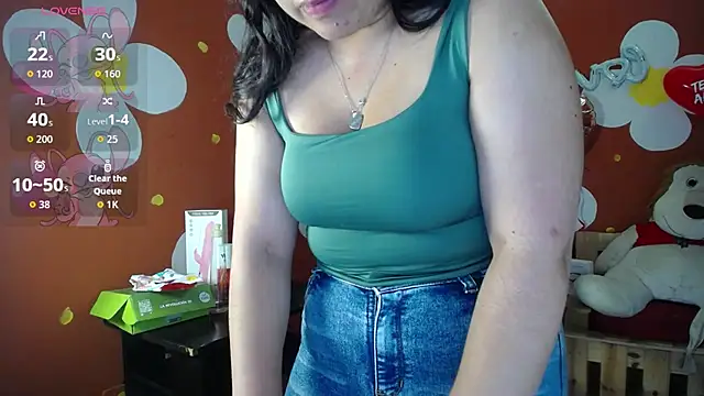 VirellaAshford online show from March 31, 11:10 am