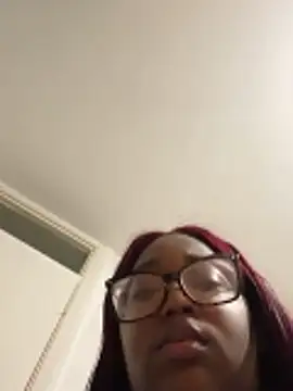 sweetzberri2 online show from February 28, 7:02 pm