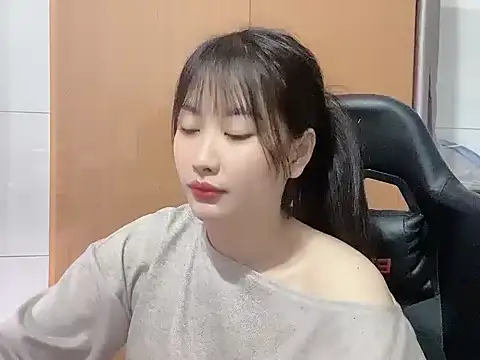 Sunny2868 online show from March 13, 6:04 am