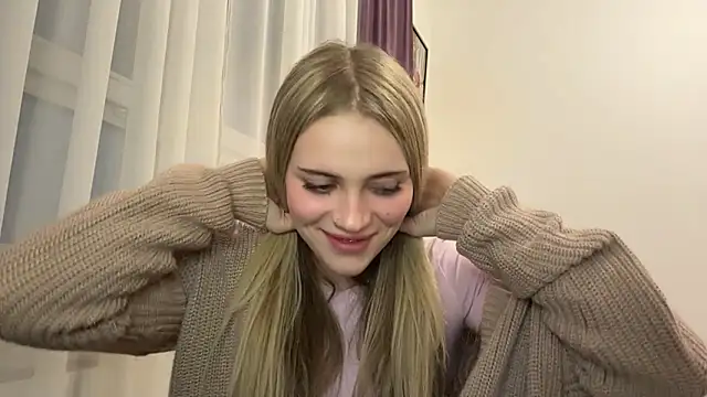 DebiCoppolino online show from March 1, 3:23 pm