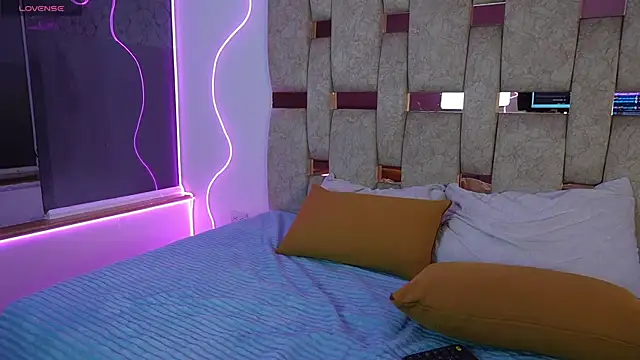 Petitte Mussa online show from April 15, 4:13 am