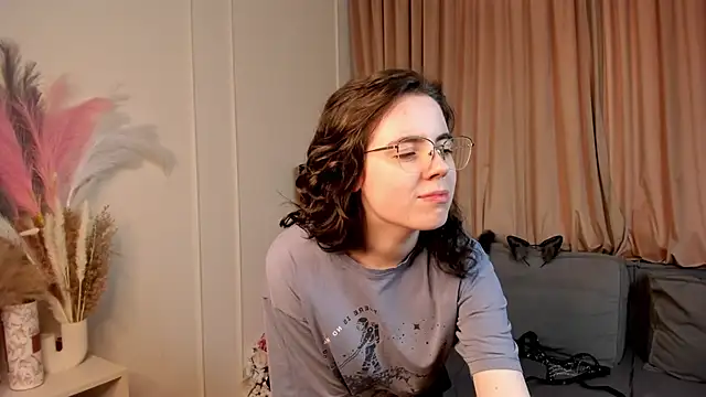 MuiEagan online show from March 15, 12:40 pm