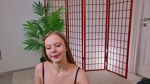 Sophie Peach  online show from March 19, 2:54 pm