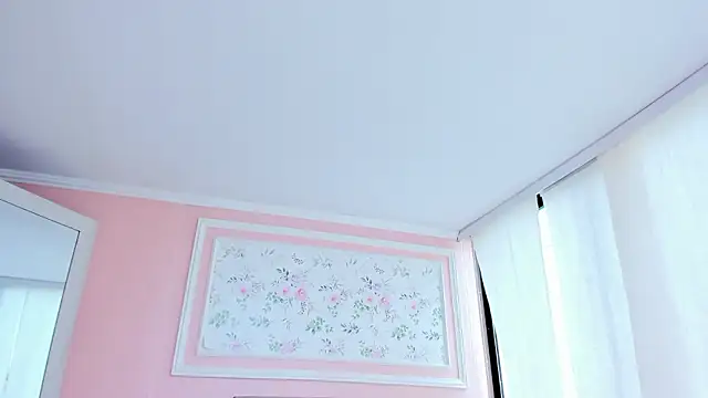 leily pinck online show from March 14, 6:31 pm