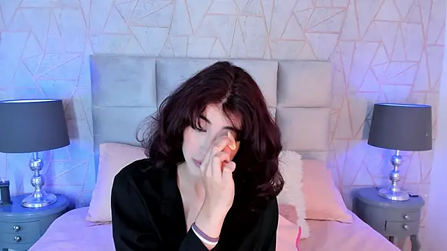 Scarlet 22  online show from April 16, 9:39 pm