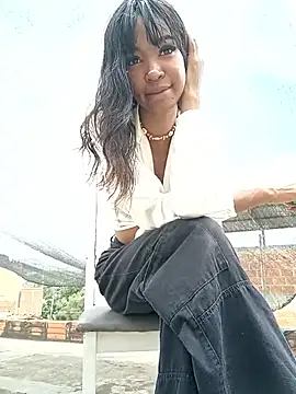 TinnaPeyton online show from April 17, 5:37 pm