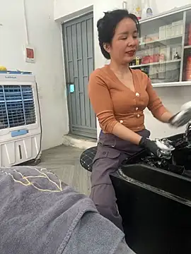 Ivy Trix2 online show from March 11, 6:50 am